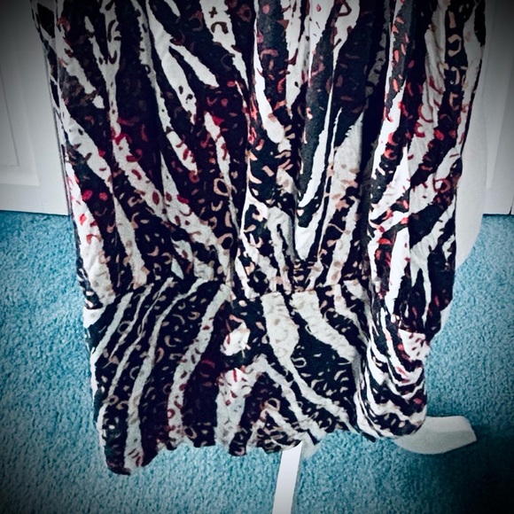 FRENCH CONNECTION Chic Coverup/BlouseOn with Braided Silver Straps, Rayon Size M - Picture 3 of 12